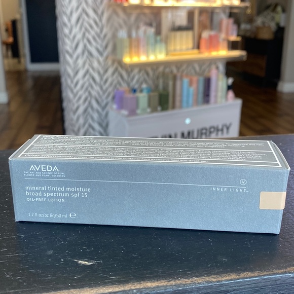 AVEDA Makeup Aveda Mineral Tinted Moisture Shade 2 Beechwood 7oz